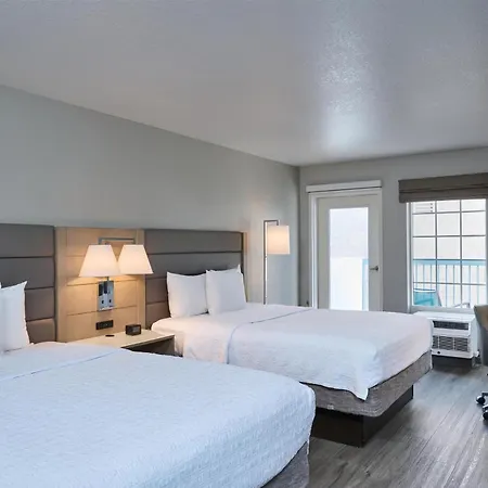 Hampton Inn & Suites Hermosa Beach-3
